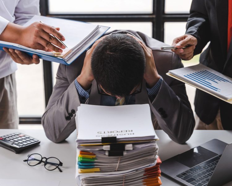 経理が人手不足で仕事が回らない時の解消法