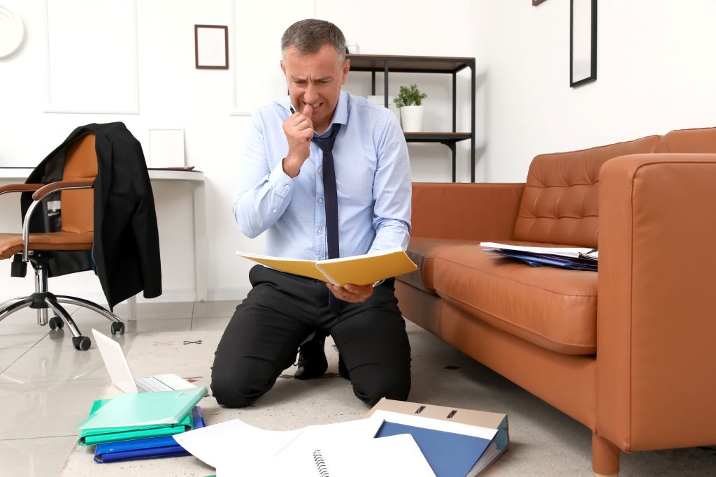 社員に突然退職され訳が分からなくなっている社長