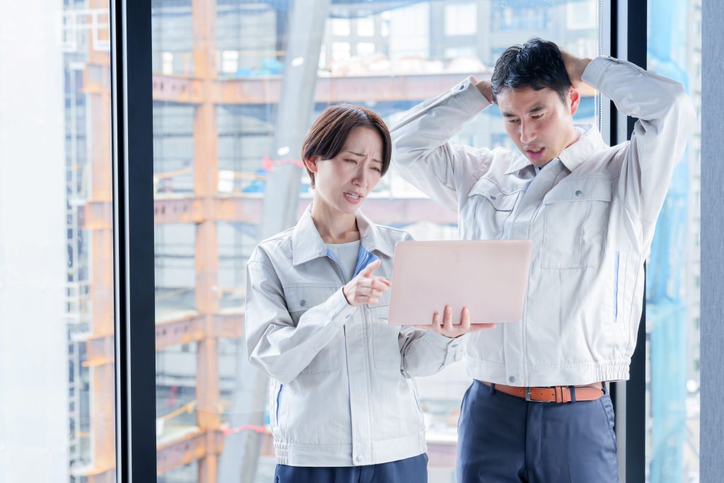 月次決算が遅れる原因の1つ、特定の担当者に依存した属人化